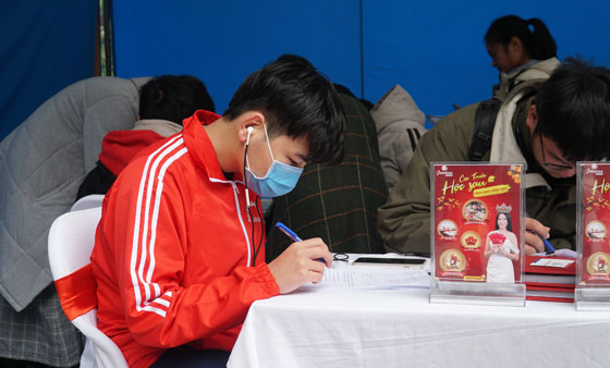 chào tân sinh viên