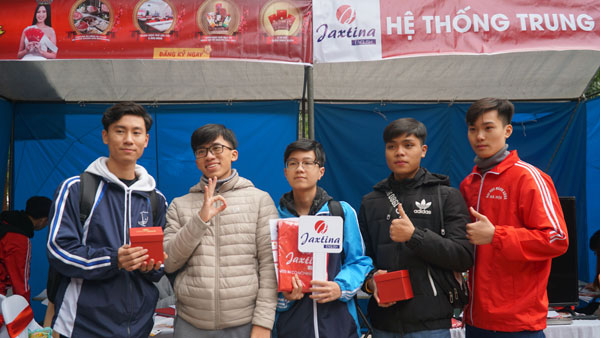 chào tân sinh viên